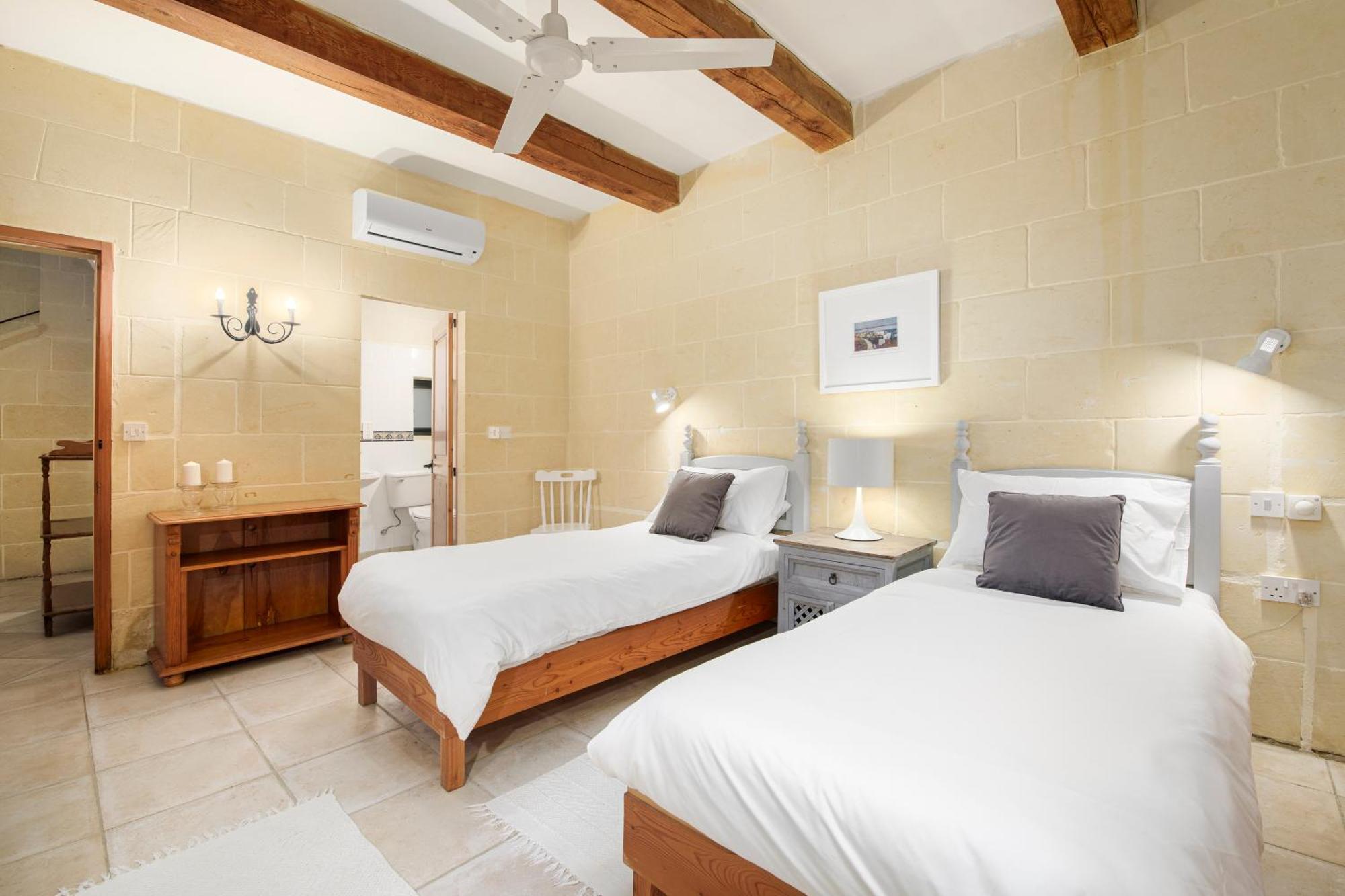 Dar Ta' Censina Villa With Private Pool Ghasri  Ngoại thất bức ảnh